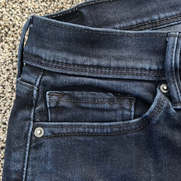 Levi 512 Skinny Leg Perfectly Slimming Jeans - Picture 3 of 10